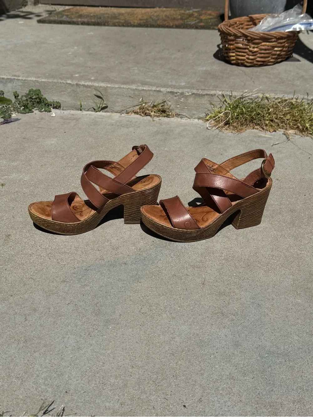 Women's Brown Strappy Block Heel Sandals 7